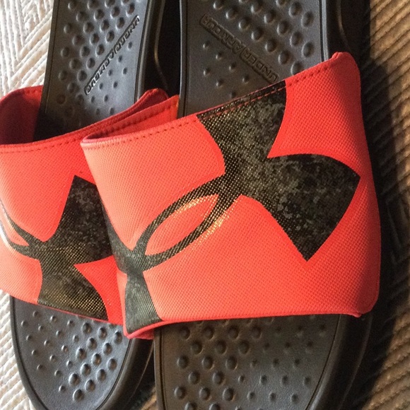 Under Armour size 11 pink and black slides for women - Picture 6 of 7